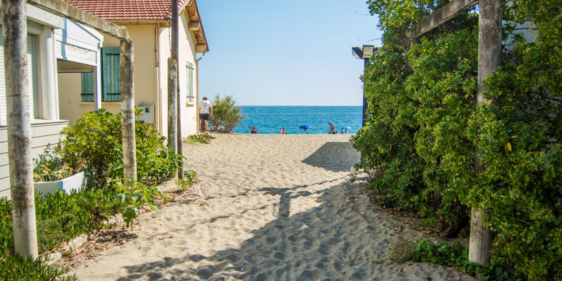 Plages de rêve près de Thuir et Perpignan : Votre guide pour des journées en bord de mer inoubliables