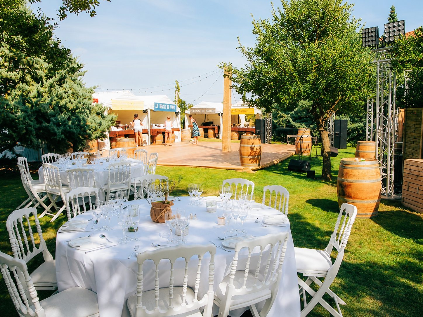 Repas de mariage en extérieur dans les Pyrénées-Orientales