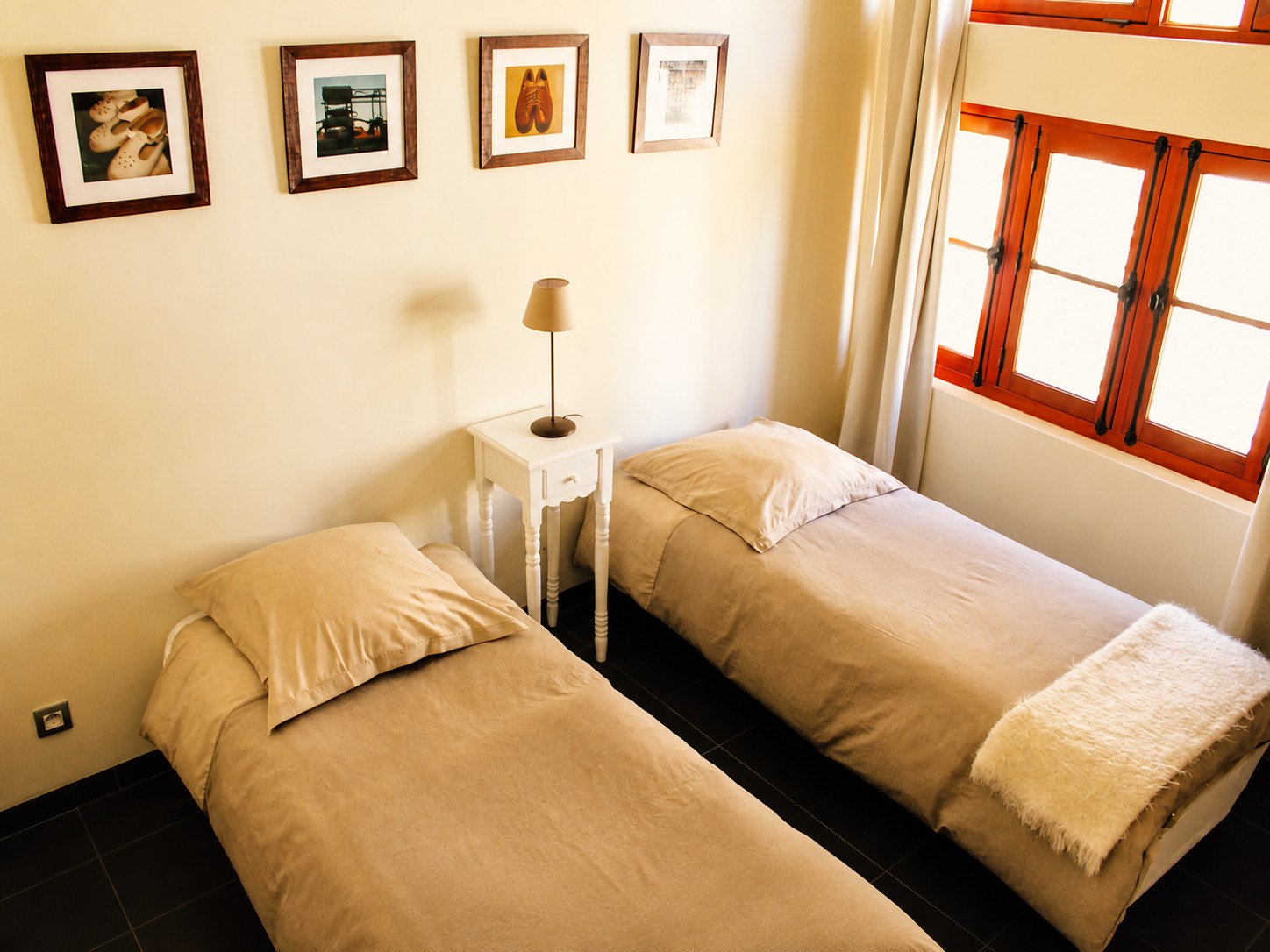Chambre avec lits simples du Gîte Capcir à Thuir